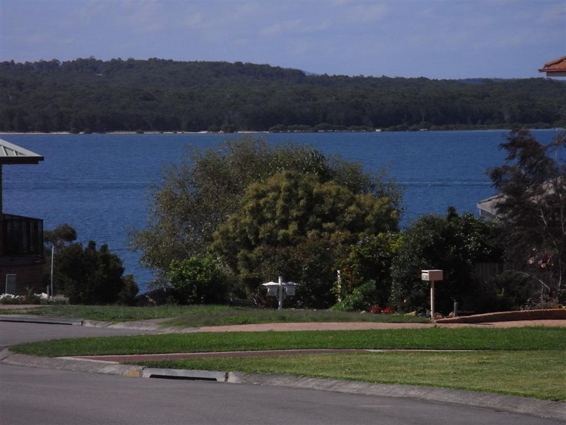 8 Grandview Close, Soldiers Point NSW 2317