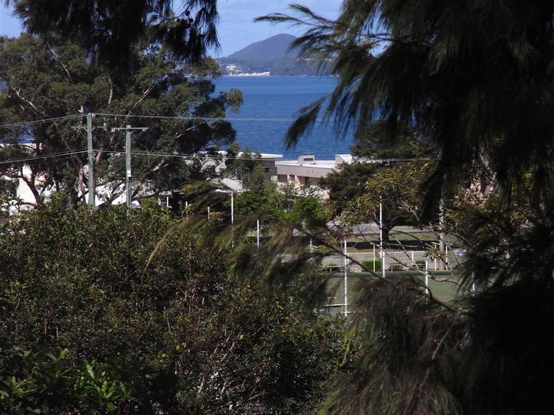 8 Grandview Close, Soldiers Point NSW 2317