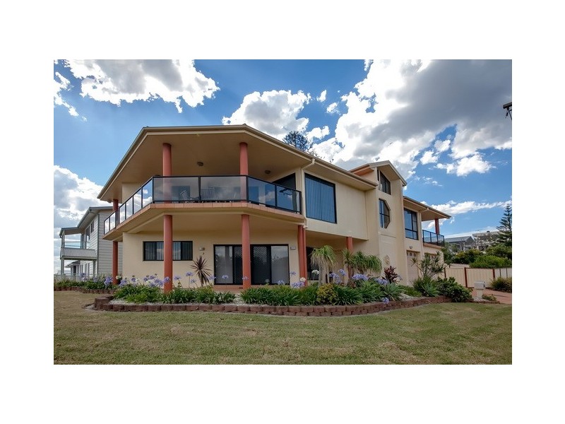 2 Pacific Street, Fishermans Bay NSW 2316