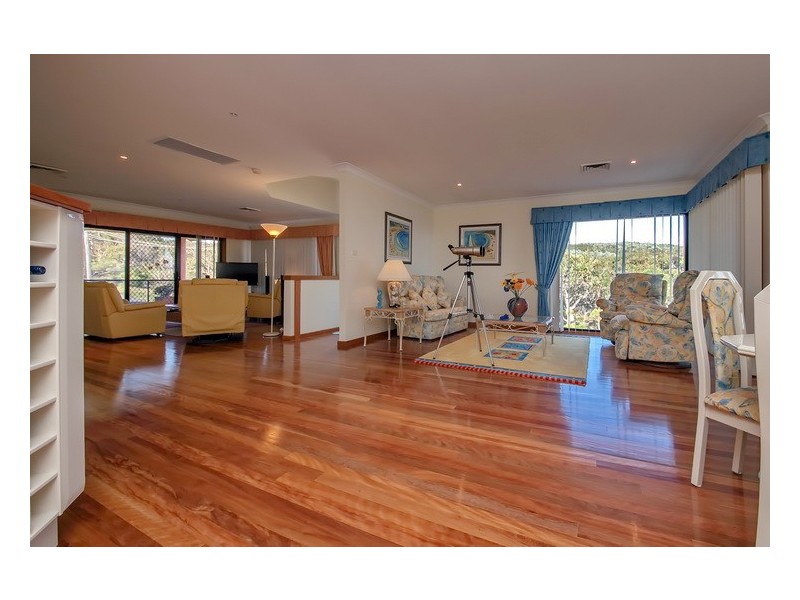 2 Pacific Street, Fishermans Bay NSW 2316