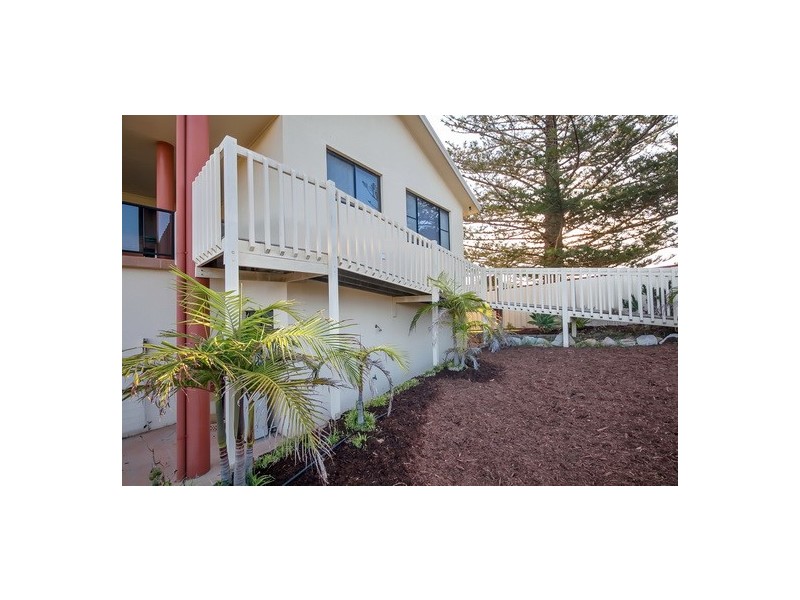 2 Pacific Street, Fishermans Bay NSW 2316