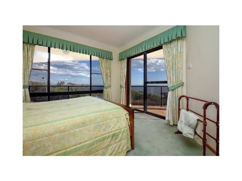 2 Pacific Street, Fishermans Bay NSW 2316