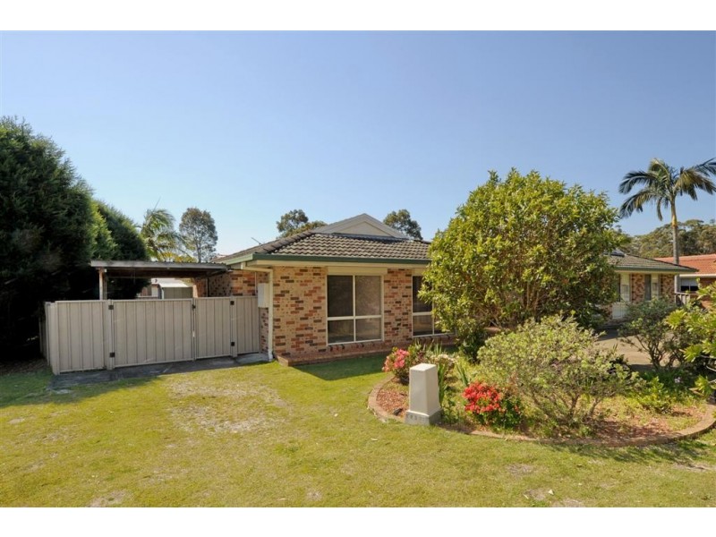 1/2 Ellies Place, Salamander Bay NSW 2317