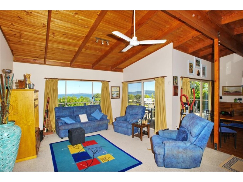 8 Lyndel Close, Soldiers Point NSW 2317