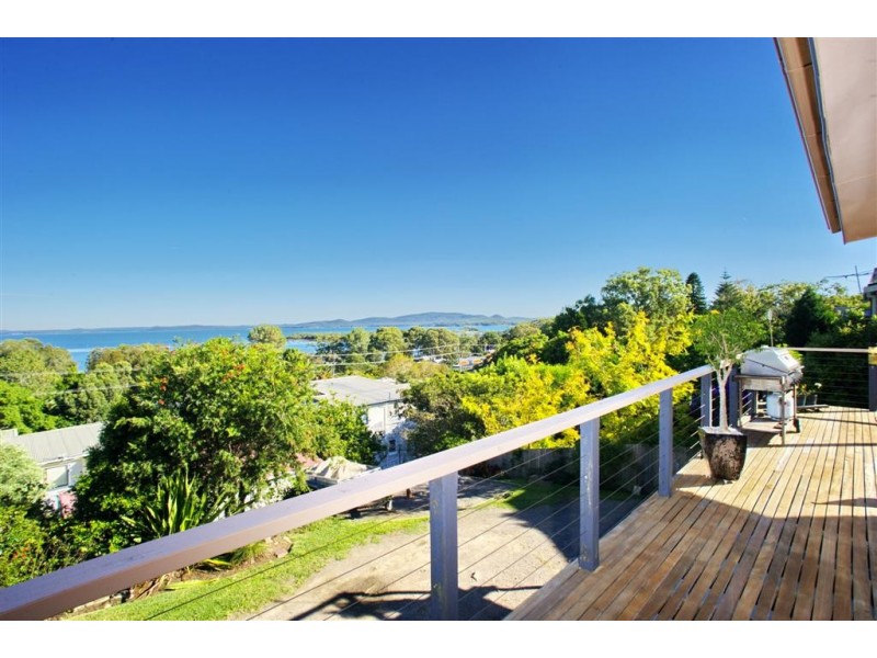 8 Lyndel Close, Soldiers Point NSW 2317