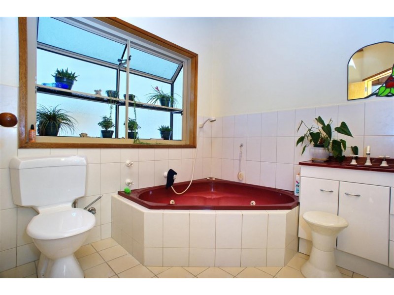 8 Lyndel Close, Soldiers Point NSW 2317