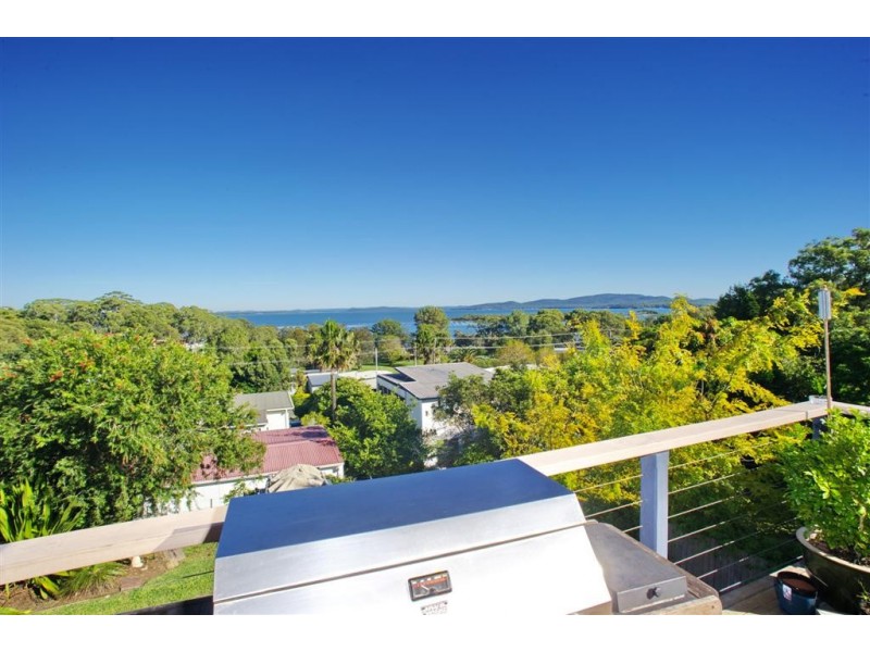 8 Lyndel Close, Soldiers Point NSW 2317