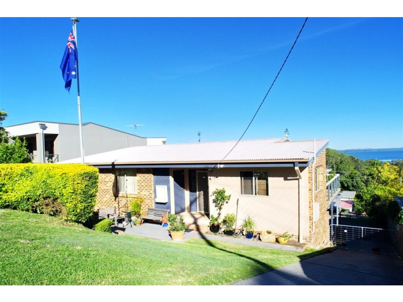 8 Lyndel Close, Soldiers Point NSW 2317