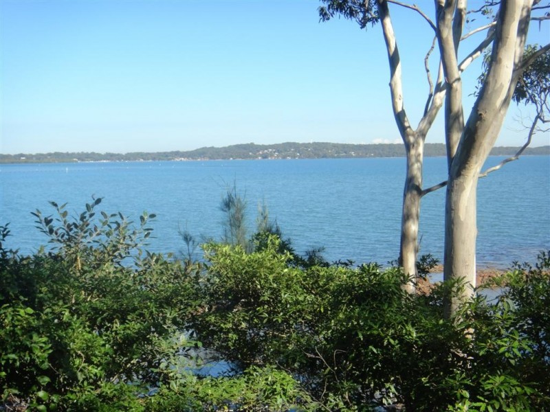 27 Kent Gardens, Soldiers Point NSW 2317