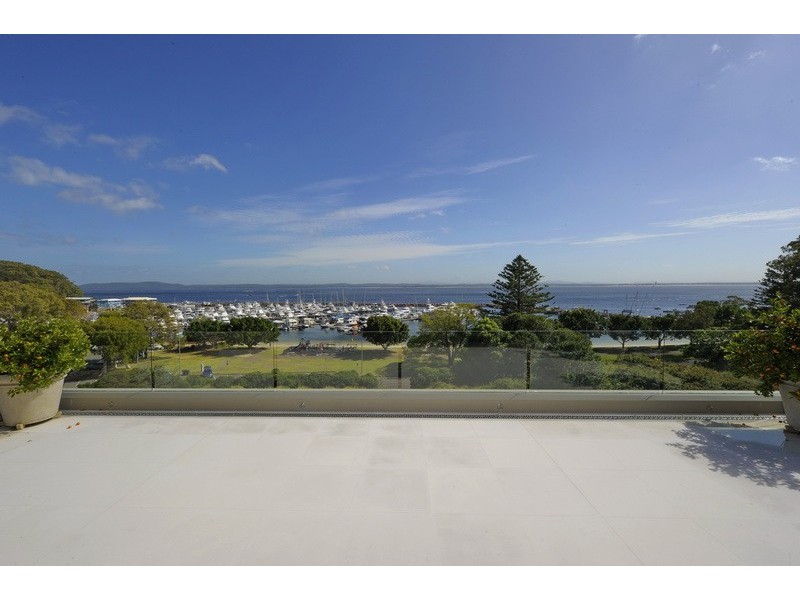 2/82 Magnus Street, Nelson Bay NSW 2315