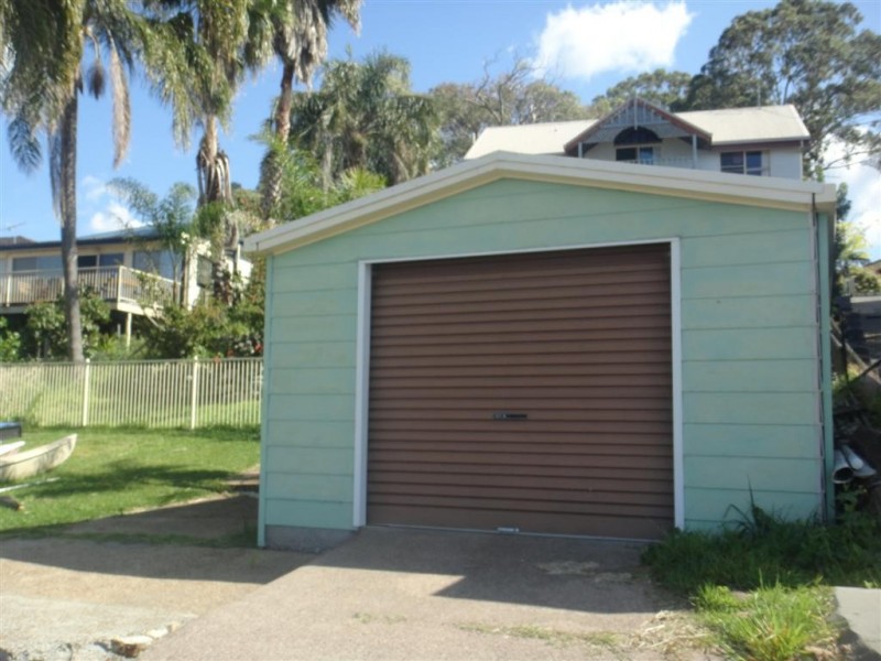 40 Admiralty Avenue, Tanilba Bay NSW 2319
