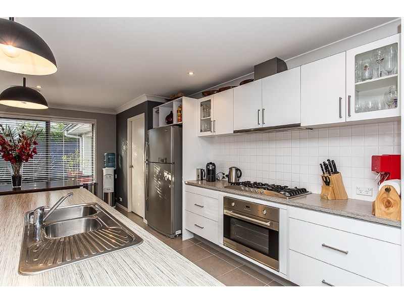 16 Oakmont Avenue, Medowie NSW 2318