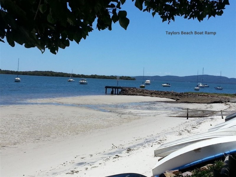 43 Albert Street, Taylors Beach NSW 2316