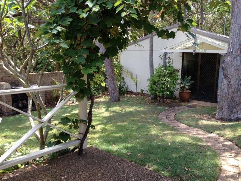11 Upton Street, Soldiers Point NSW 2317