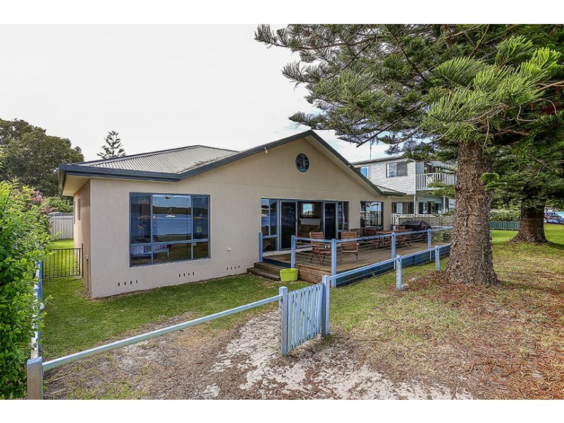 30 Albert Street, Taylors Beach NSW 2316