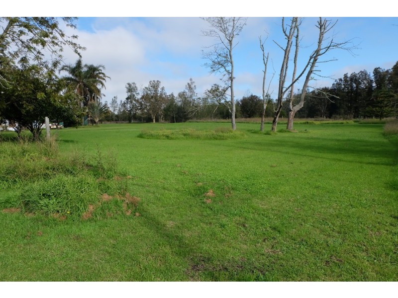 182 Lemon Tree Passage Road, Salt Ash NSW 2318