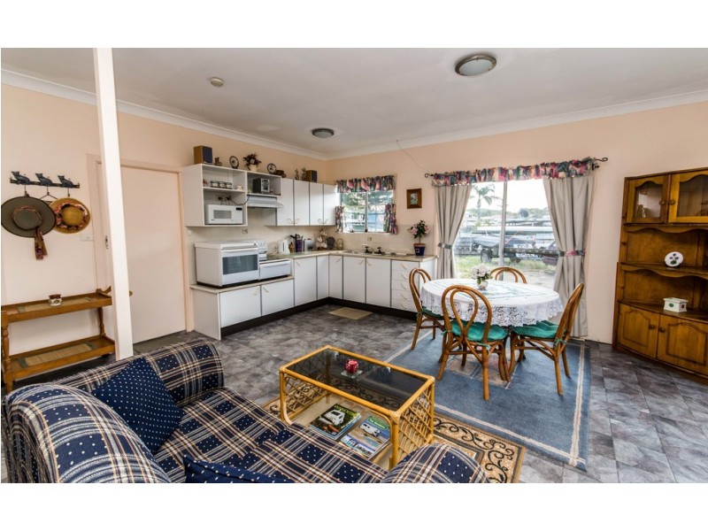 2 Robinson Street, Anna Bay NSW 2316