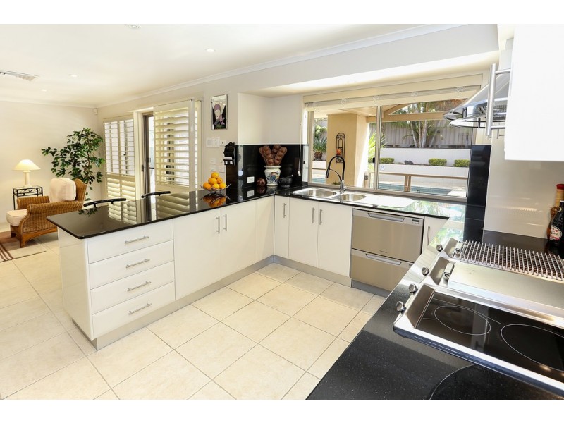 14 Beach Road, Lemon Tree Passage NSW 2319