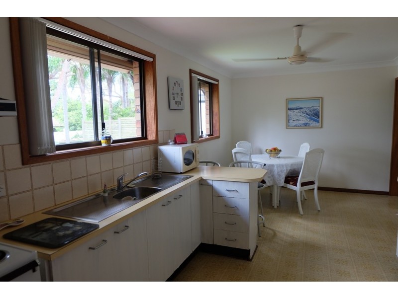 12 Upton Street, Soldiers Point NSW 2317