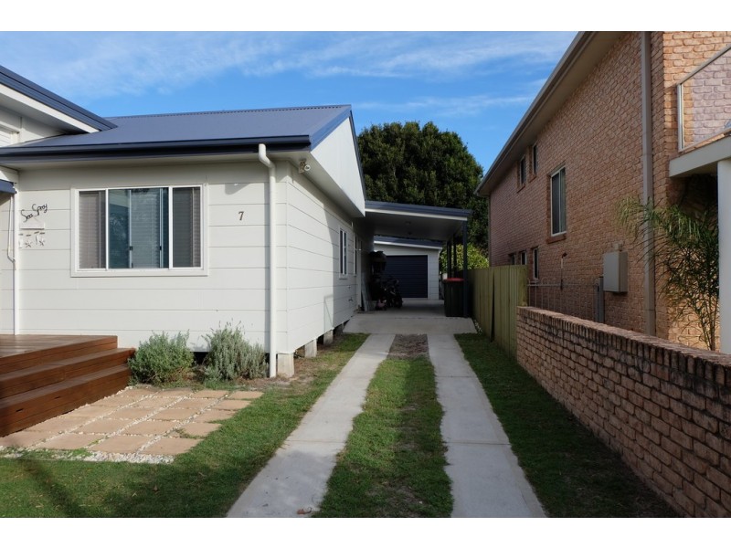 7 Brown Avenue, Soldiers Point NSW 2317