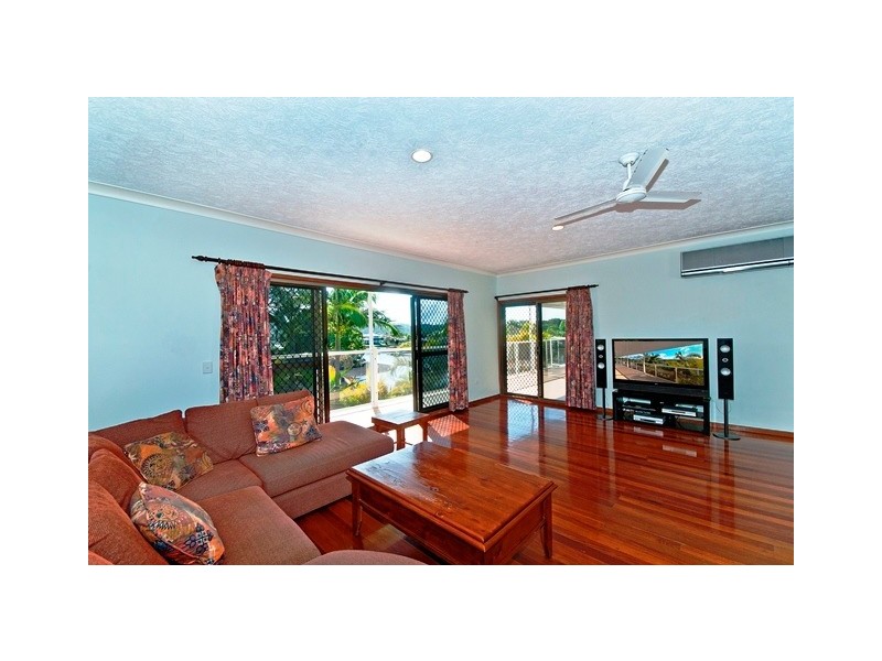 143 Currumbin Creek Road, Currumbin Waters QLD 4223