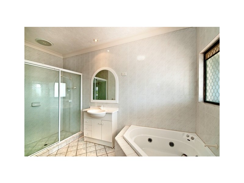 143 Currumbin Creek Road, Currumbin Waters QLD 4223