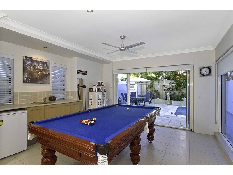 1/195 Golden Four Drive, Bilinga QLD 4225