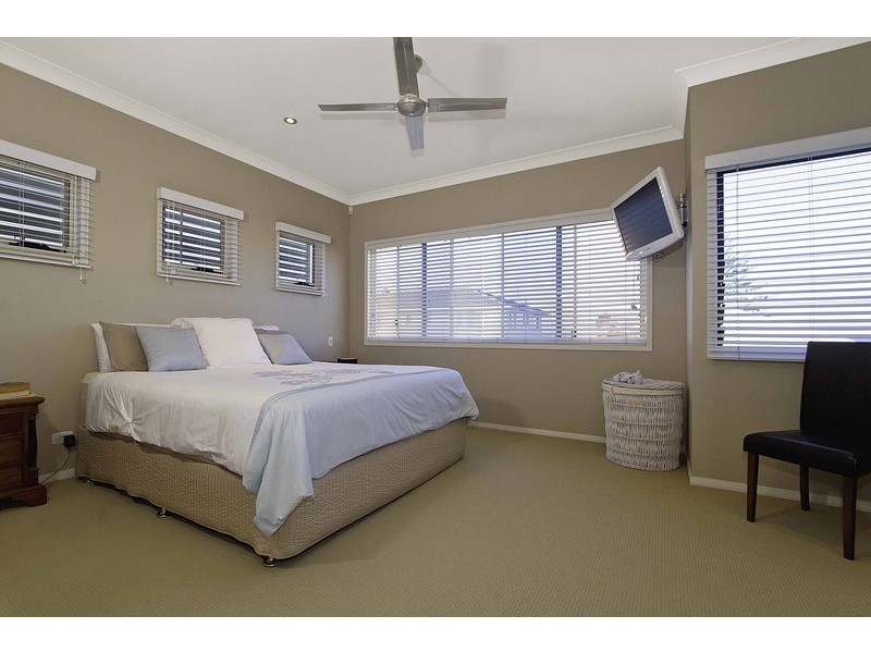 1/195 Golden Four Drive, Bilinga QLD 4225