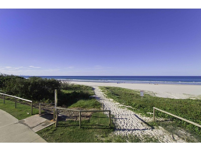 1/195 Golden Four Drive, Bilinga QLD 4225