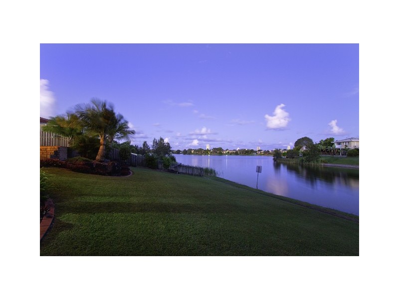 94 Honeyeater Drive, Burleigh Waters QLD 4220