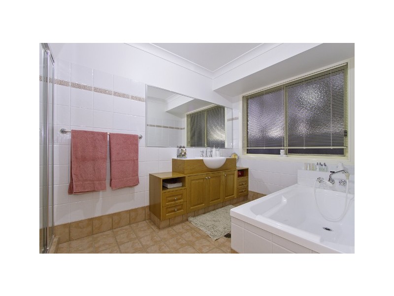 94 Honeyeater Drive, Burleigh Waters QLD 4220