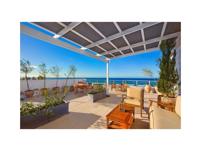 10 Fifth Avenue, Palm Beach QLD 4221