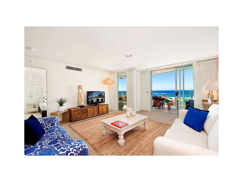 10 Fifth Avenue, Palm Beach QLD 4221