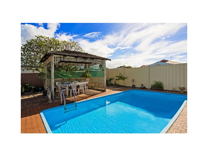 7 Kauri Court, Palm Beach QLD 4221