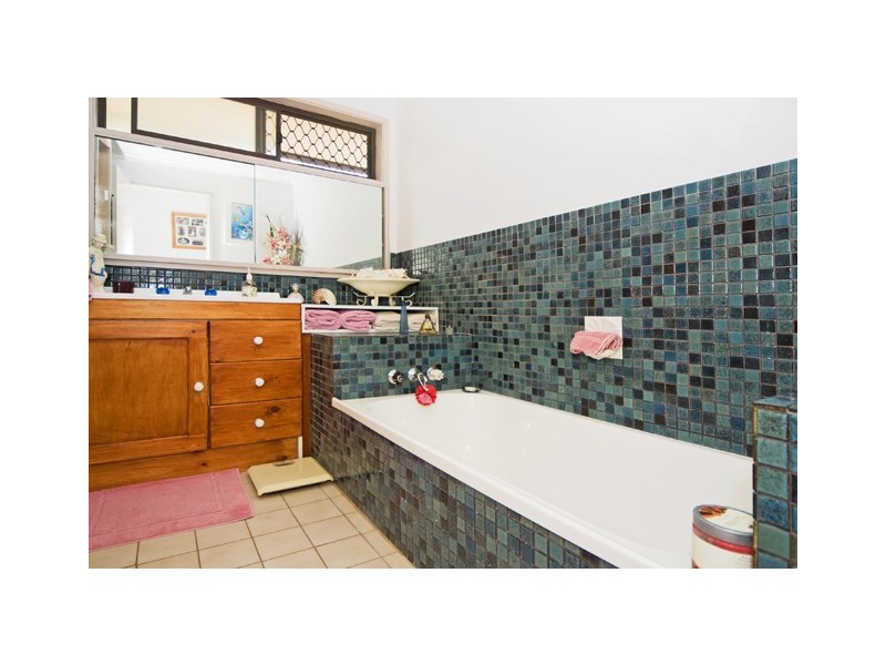 7 Kauri Court, Palm Beach QLD 4221