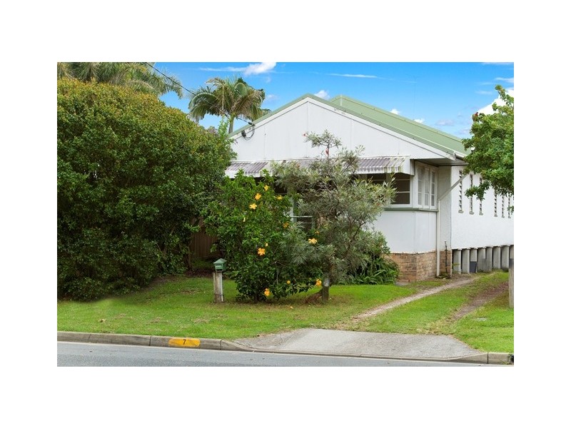 7 Twenty Fourth Avenue, Palm Beach QLD 4221