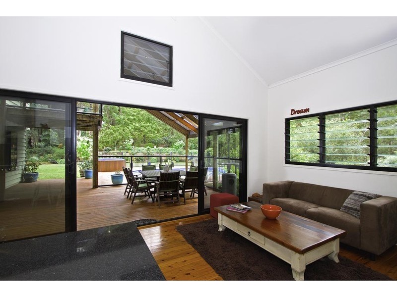 23 Cornwall Drive, Elanora QLD 4221