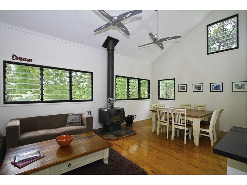 23 Cornwall Drive, Elanora QLD 4221