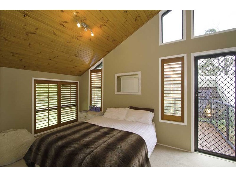 23 Cornwall Drive, Elanora QLD 4221