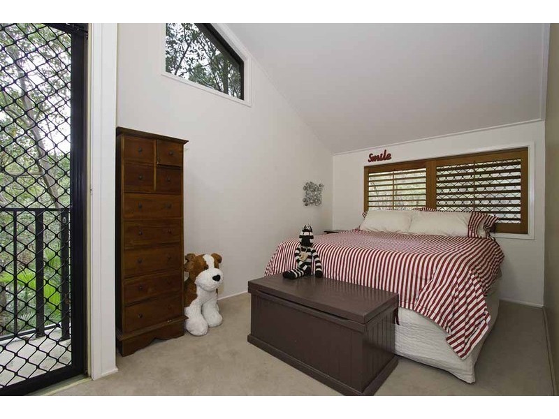 23 Cornwall Drive, Elanora QLD 4221