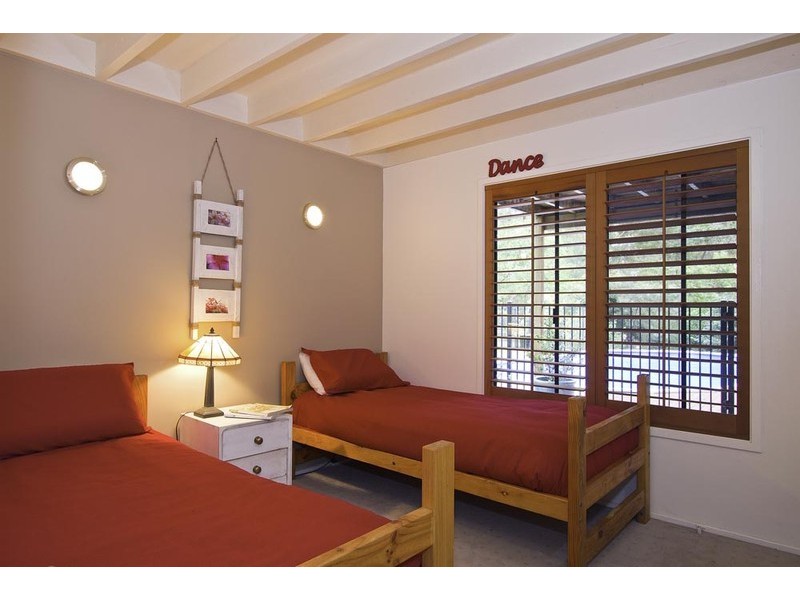 23 Cornwall Drive, Elanora QLD 4221