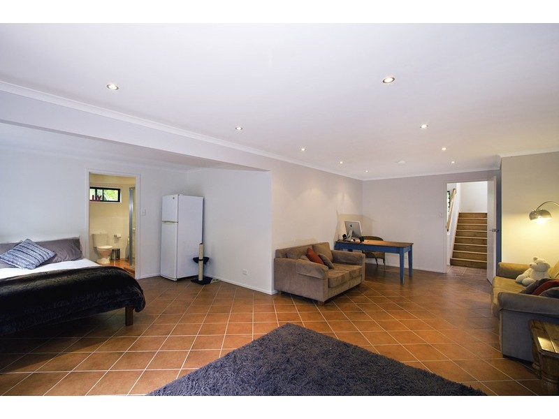 23 Cornwall Drive, Elanora QLD 4221