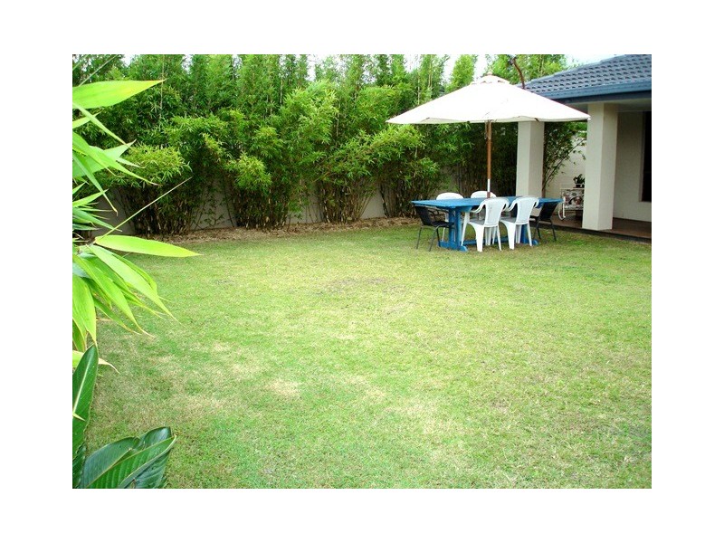 8 Denawen Street, Palm Beach QLD 4221