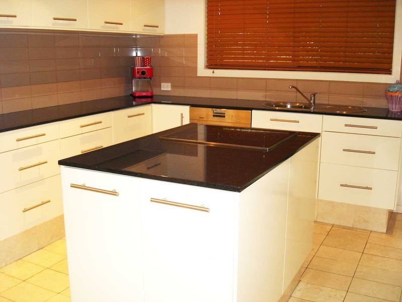 8 Denawen Street, Palm Beach QLD 4221