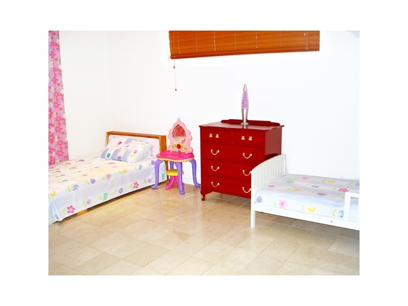 8 Denawen Street, Palm Beach QLD 4221