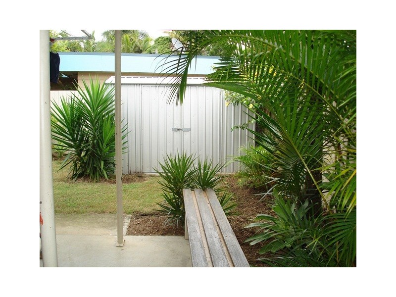 8 Denawen Street, Palm Beach QLD 4221