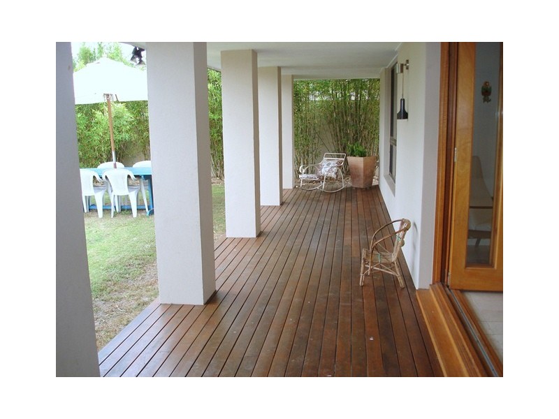 8 Denawen Street, Palm Beach QLD 4221