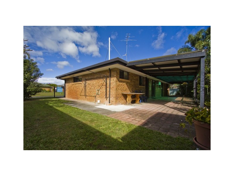 12 Ling Place, Palm Beach QLD 4221