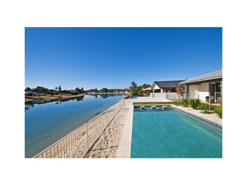 208 Mallawa Drive, Palm Beach QLD 4221