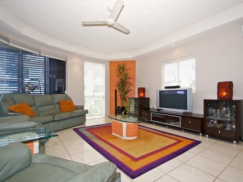 1/199 Golden Four Drive, Bilinga QLD 4225